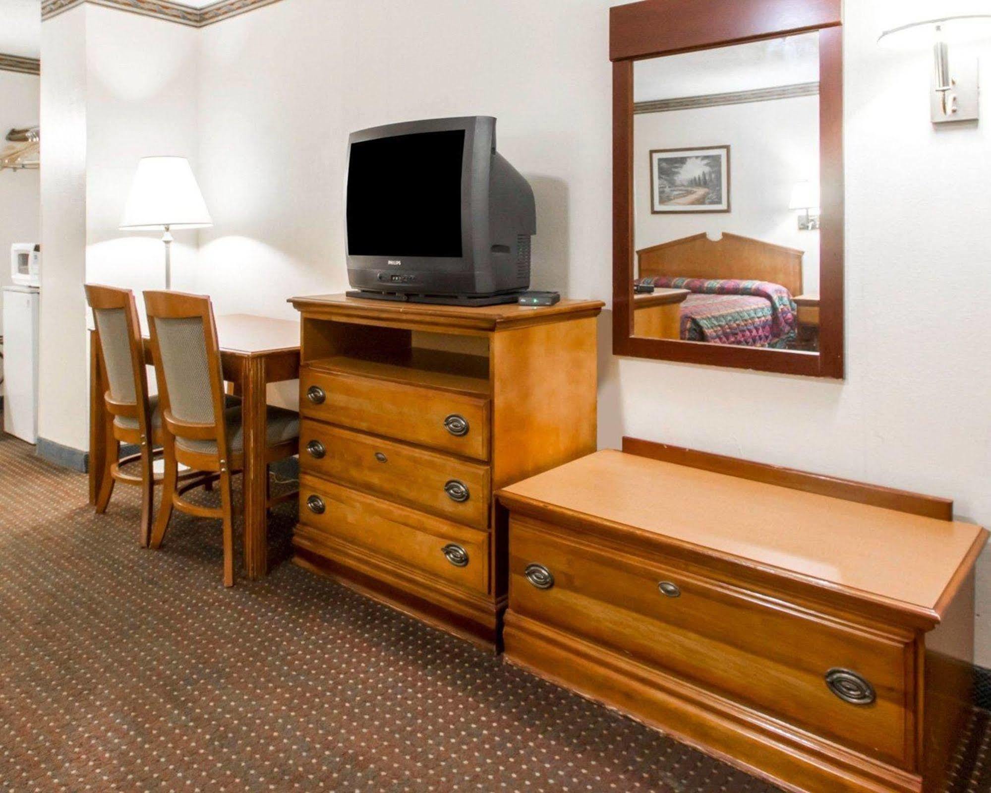 Americas Best Value Inn Opelika Eksteriør bilde